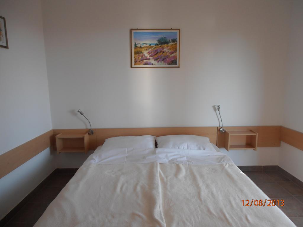 Apartments Meni Drage Δωμάτιο φωτογραφία