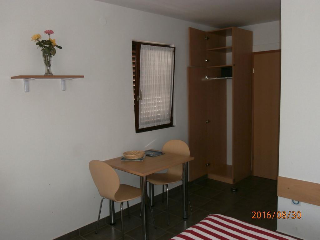 Apartments Meni Drage Εξωτερικό φωτογραφία